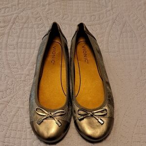 Vionic Pewter Flats with Decorative Bow and Round Toe
